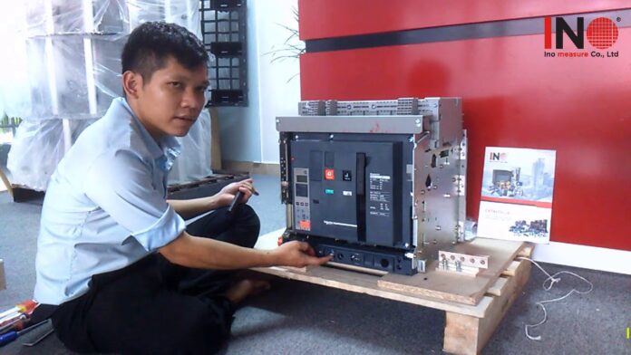 Hướng Dẫn Tháo Lắp Máy Cắt Không Khí ACB Schneider Masterpact NW – Drawout With Chassis
