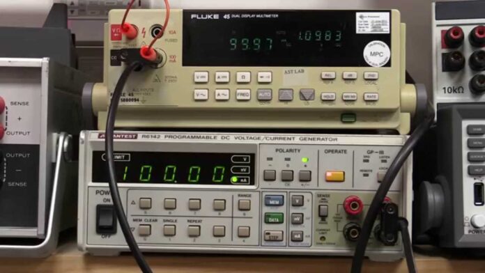 EEVblog #791 – Ebay Fluke 45 Multimeter Teardown