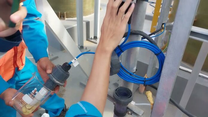 “Đặt mình là chuyên gia với hơn 15 năm kinh nghiệm trong lĩnh vực hiệu chuẩn thiết bị phòng thí nghiệm và tự động hóa công nghiệp”