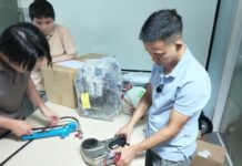 Khui lô hàng thiết bị xiết lực cùng INO team – Khám phá công nghệ đo lường