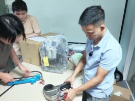 Khui lô hàng thiết bị xiết lực cùng INO team – Khám phá công nghệ đo lường